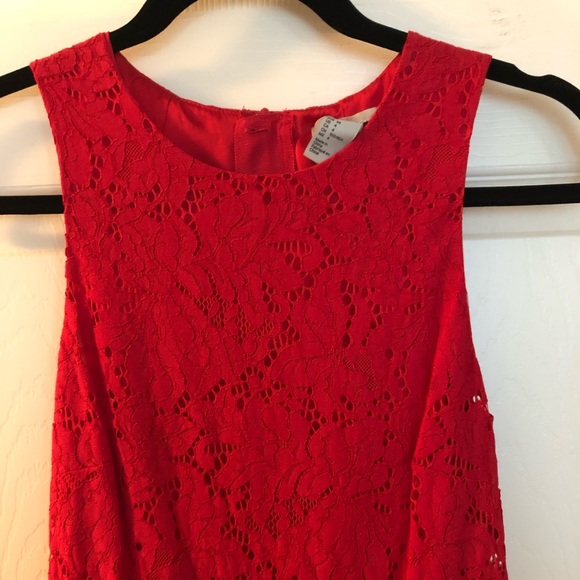Red lace dress - Picture 2 of 5